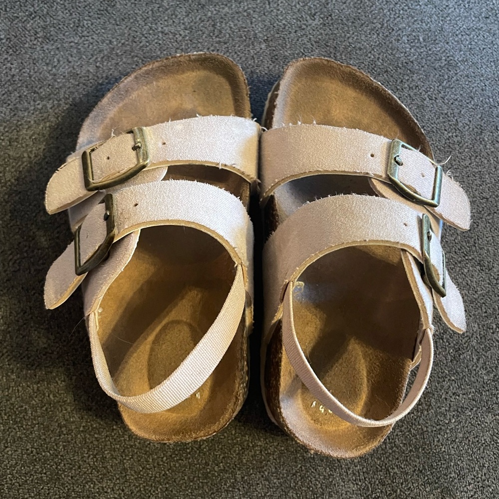 Gap toddler size sandals